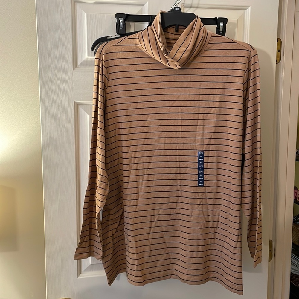 Lands End shaped turtleneck